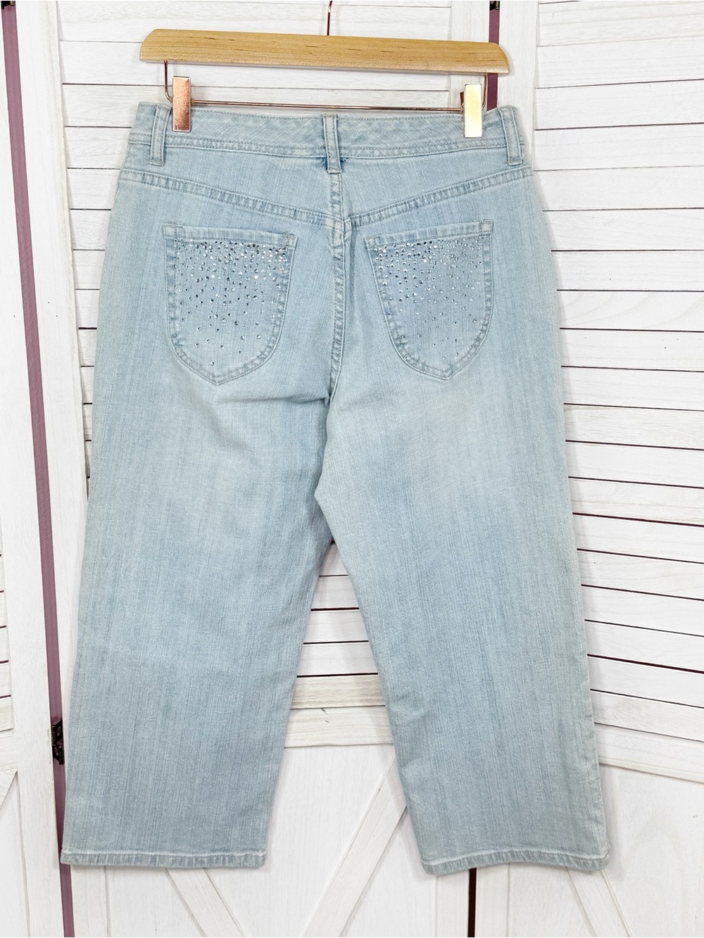 Chicos Rhinestone Pocket Capri Peddle Pusher Jeans Small 6 Light Blue